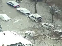 O conductă uriașă de apă s-a spart și toată apa a înghețat la -17 grade, într-un cartier din Detroit. VIDEO