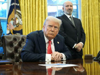 Speculații despre sănătatea lui Trump după ce o vântaie mare a apărut pe mâna lui dreaptă. Explicațiile Casei Albe