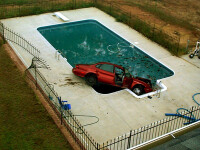 masina in piscina