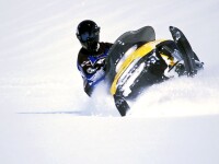 Sporturi extreme la Sibiu! Pilotii de snowmobile au sarit de pe trambuline