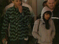 Chris Brown a uitat-o pe Rihanna. Se consoleaza cu o bruneta!
