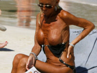HORROR! Donatella Versace, topless!