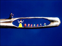 Arta in miniatura! Uite cum arata cele mai mici sculpturi din lume