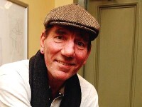 Pete Postlethwaite