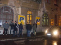 Peste 150 de membri PNL si PC din Timisoara au plecat azi-noapte spre protestele din Bucuresti