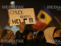 Protestatari care nu si-au pierdut simtul umorului: ii cer ajutor lui Chuck Norris