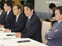Premierul Japoniei, Shinzo Abe (al 2-lea din dreapta)