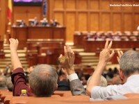 Dezbaterea in Parlament a bugetului pe 2013 s-a transformat in certuri si confruntari politice