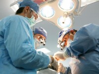 Minge din par de jumatate de kg scoasa din stomacul unei fetite. Explicatia medicilor