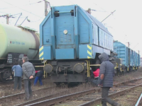 Trafic feroviar blocat. Un marfar cu 33 de vagoane a deraiat in Hunedoara si a lovit un stalp de inalta tensiune