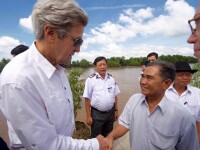 John Kerry in Vietnam - Agerpres