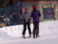 CAMERA ASCUNSĂ. Falșii instructori de schi pun în pericol turiștii: ”Doamnă, mă iei cu autorizaţie?”