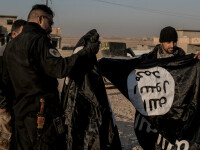 irakieni cu steagul ISIS