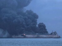 Un petrolier plin cu ţiţei s-a scufundat în Marea Chinei, după ce a ars o săptămână