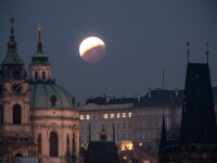 ”Super Luna Sângerie a Lupului