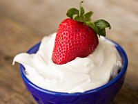 Trucuri din bucătărie. Cum să faci frișcă rapid, în borcan