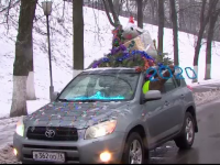 Carnaval auto de sărbători în Rusia. Cum au fost decorate mașinile