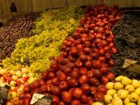Care sunt fructele și legumele cu cele mai multe pesticide. Românii le consumă zilnic