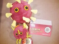 Un coronavirus din pluş, jucăria anului în Spania