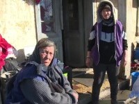 Două femei din Dâmbovița au rămas pe drumuri, după ce casa le-a fost mistuită de flăcări