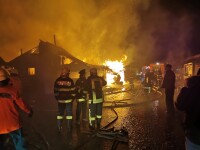 Incendiu violent în Miercurea Ciuc. Sute de oameni au rămas fără case în plină iarnă