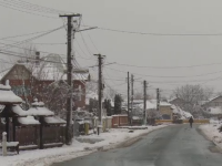 Zeci de localități din Prahova și Dâmbovița au rămas fără curent electric, din cauza ninsorilor abundente