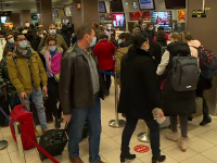 Pasagerii din București au așteptat 5 zile să prindă un zbor la Madrid. ”Suntem cu nervii la pământ”