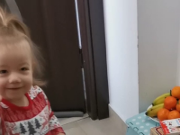 O fetiță de 2 ani din Cluj are o formă rară de cancer. A strâns jumătate din banii pentru operația care i-ar salva viața