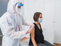 Vaccinul anti-COVID și sarcina. Recomandările autorităților pentru gravide