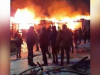 Două familii au rămas pe drumuri în plină iarnă, după ce flăcări violente le-au înghițit casele