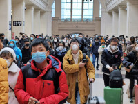Cea mai puternică izbucnire a epidemiei în China din martie 2020. Valul de infecții a pornit de la un agent de vânzări