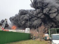 Incendiu puternic în Buzău, unde o hală a fost cuprinsă de flăcări. Populația, avertizată printr-un mesaj RO-ALERT