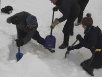 Un adolescent rătăcit în zăpezile din Canada s-a salvat în mod uimitor. Ce a făcut să supraviețuiască