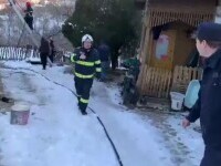 O casă a ars în Dâmbovița, din cauza coșului sobei. Cât a durat intervenția pompierilor