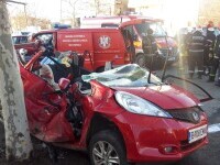 Trei adulţi şi doi copii, răniţi într-un accident produs în Capitală