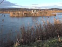 Un băiat de 14 ani din Mureș a căzut în apa rece a unui lac după ce gheața a cedat sub el