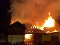 Incendiu violent, în Râșnov. Pompierii s-au luptat cu flăcări imense