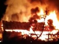 O gospodărie din Bistrița-Năsăud a fost făcută scrum de un incendiu violent. Focul ar fi fost pus intenționat