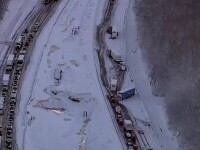 Dezastru în SUA. Oamenii au rămas blocați pe autostradă, în zăpadă, 24 de ore: Se va transforma dintr-o criză într-o tragedie