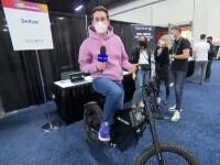 iLikeIT. Inovații la CES 2022: Motocicleta cu pedale, perna care imită bătăile inimii sau exoscheletul care devine scaun