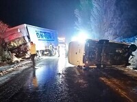 Accident între o autoutilitară și un TIR, în județul Timiș. Un tânăr de 25 de ani a murit