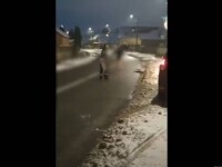 Un șofer din Cluj a fugit dezbrăcat pe stradă și le-a arătat pompierilor semne obscene după ce a comis un accident VIDEO