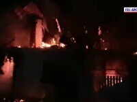 Incendiu violent la o casă din Argeș. Vecinii au intervenit înainte de sosirea pompierilor
