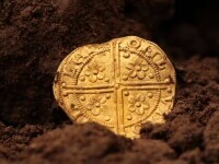Un bărbat a găsit una dintre cele mai vechi monede de aur din Anglia. Valoarea se ridică la peste 500.000 de dolari