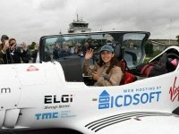 Cea mai tânără femeie-pilot din lume care a făcut ocolul Pământului este Zara Rutherford. A fost singură la manșă