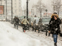 Zăpadă și vânt în aproape toată țara. IGSU recomandă şoferilor să evite să plece la drum pe viscol şi ninsoare puternică