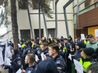 Sute de polițiști din mai multe județe protestează față de prevederile ”ordonanței trenuleț”: ”Opriţi bătaia de joc”