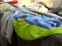 Deși primăriile sunt de acum obligate la colectarea deșeurilor textile separat, puține s-au conformat. Ajung și în Bulgaria