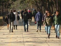 Oameni pe strada