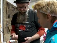 Atelier de cioplit linguri, la Bistrita